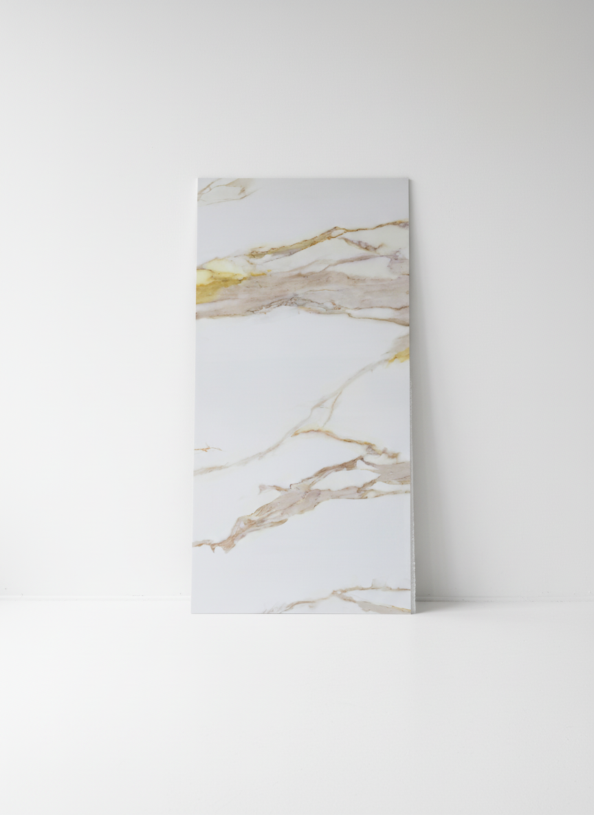 ПВЦ панел Капучино Вейни – топли бежови жилки (122×260 см)