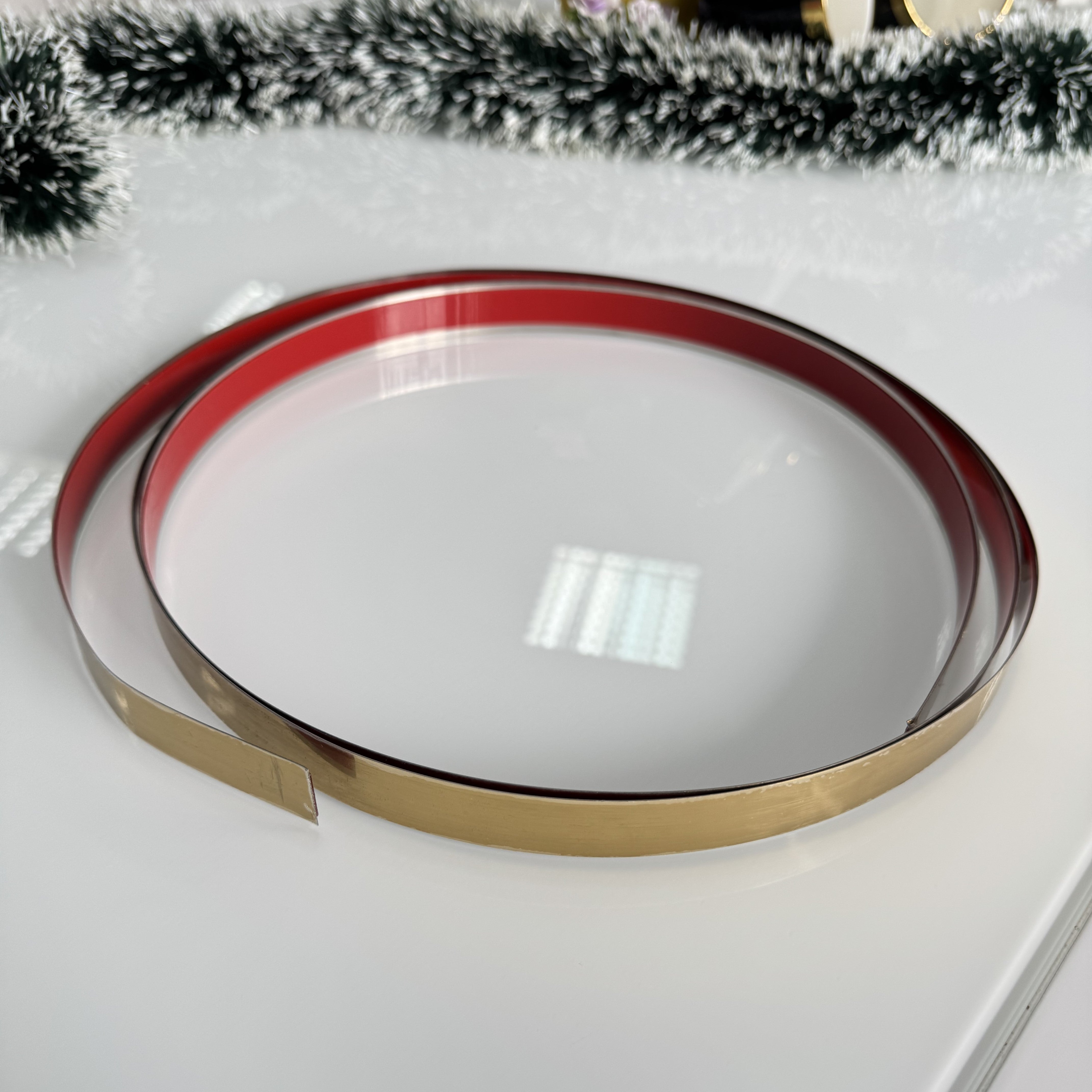 Самозалепваща декоративна лента – Златиста (2×300 см)