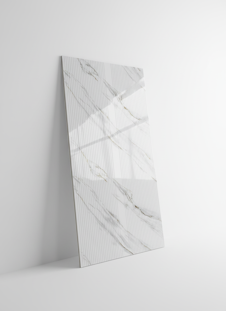 ПВЦ релефен стенен панел 122×244 см – Бял мрамор златни жилки